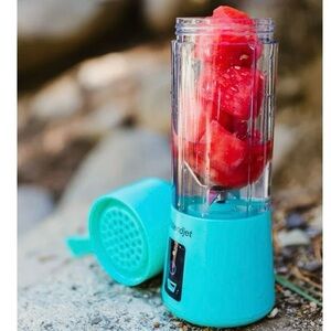 BRAND NEW BlendJet Original BlendJet 1 Personal Portable 16 oz Blender in Mint
